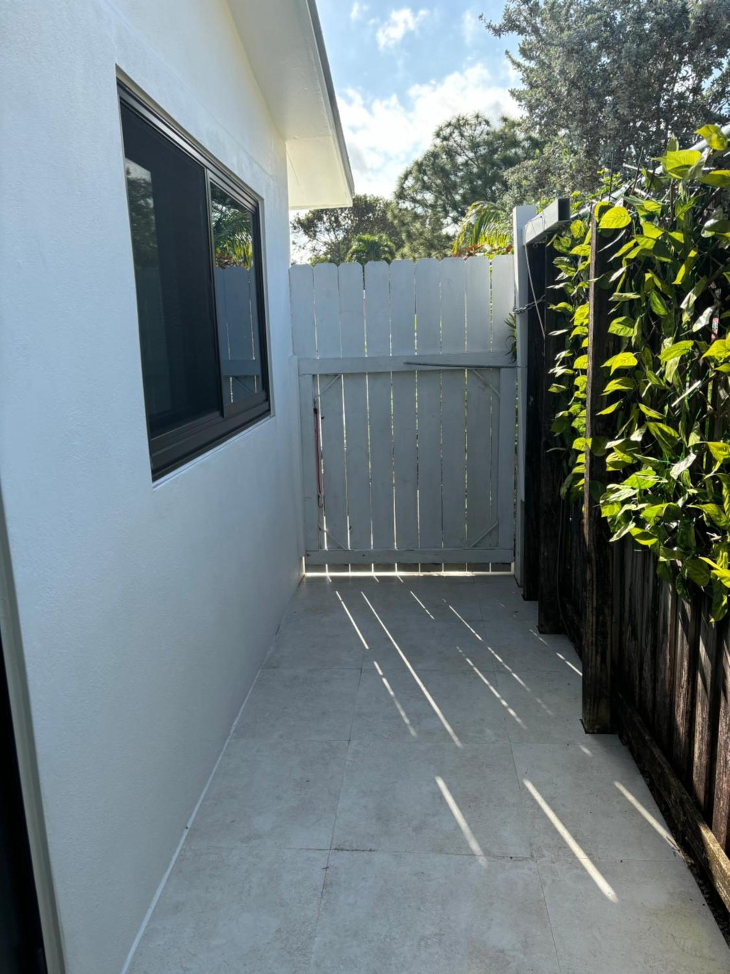 House In Dania Beach Eksteriør billede